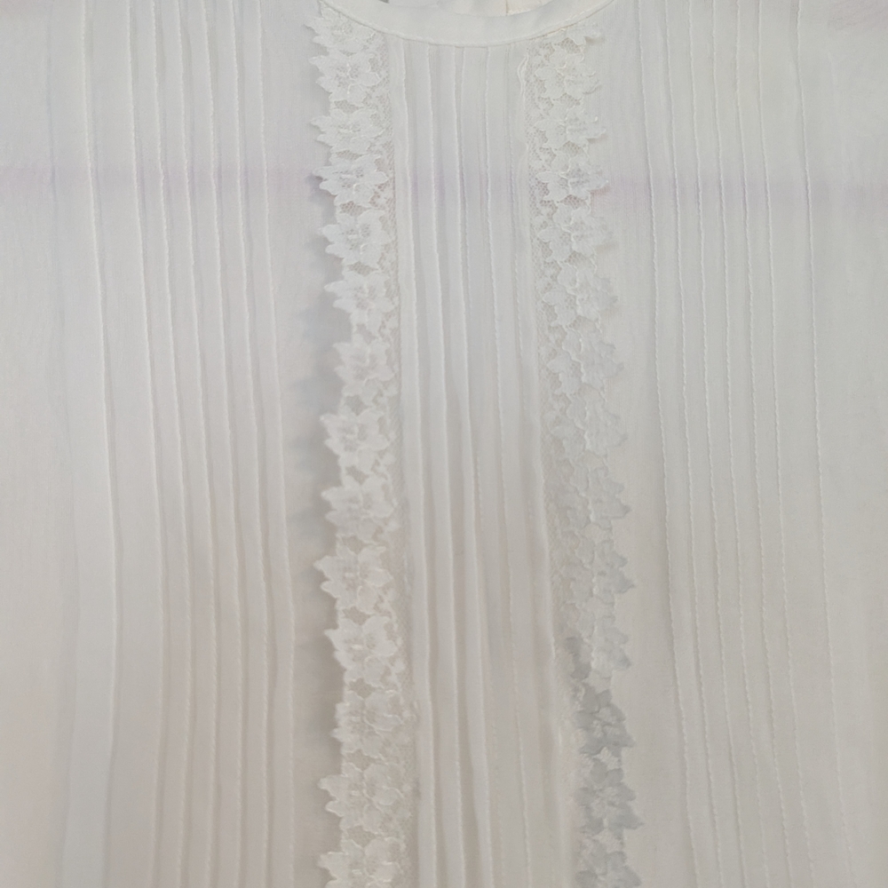 Elegant Vintage White Lace Trimmed Women's Top - Picture 4 of 9